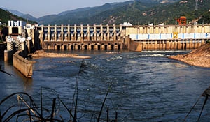 利用通信管理装置实现水电站监控系统现地智能设备的分布式数据采集